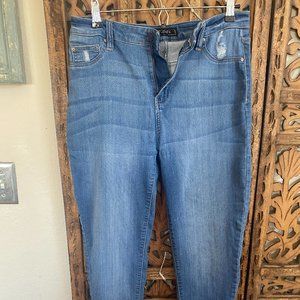 Celebrity Pink distressed jeans